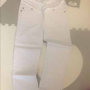 White Capri maternity jeans